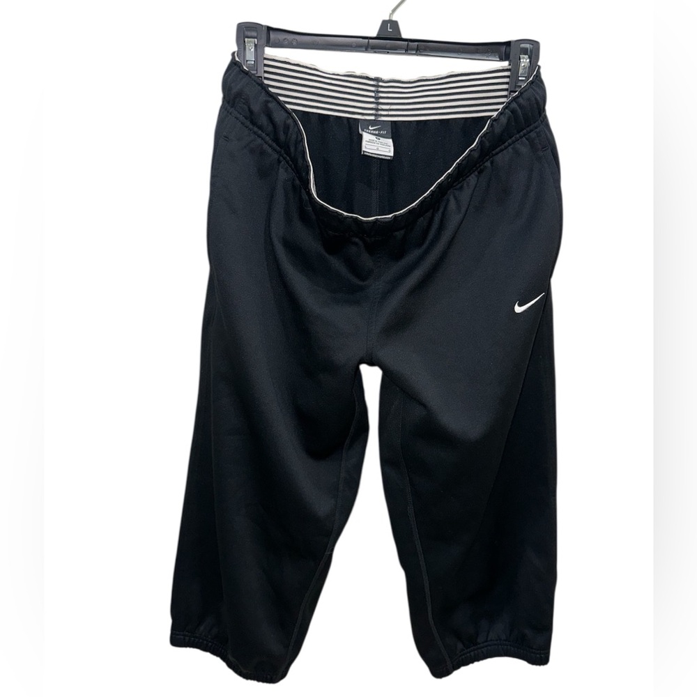 Nike Women’s  Therma-Fit Black Capris